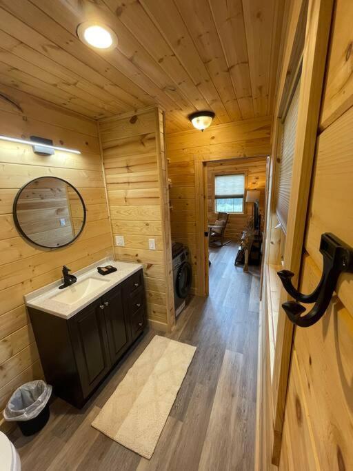 Cozy 1 Bedroom Cabin In The Heart Of Jonesborough Esterno foto